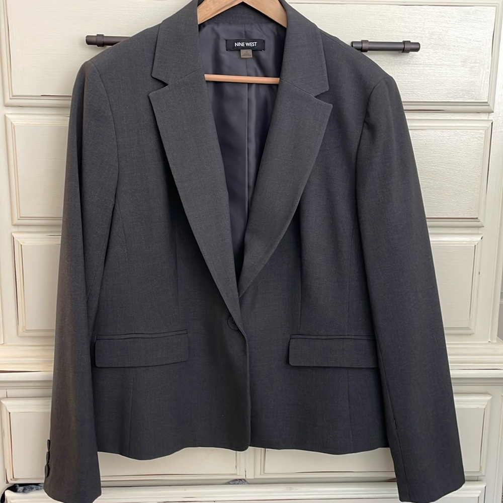 Single breasted suit jacket